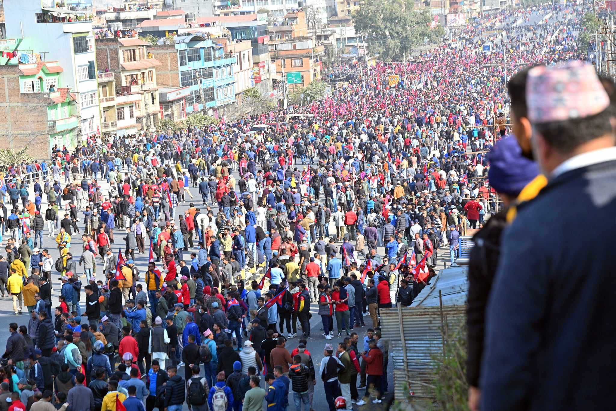 बल्खुमा दुर्गा प्रसाईंकाे शक्ति प्रदर्शन (तस्वीरहरू)